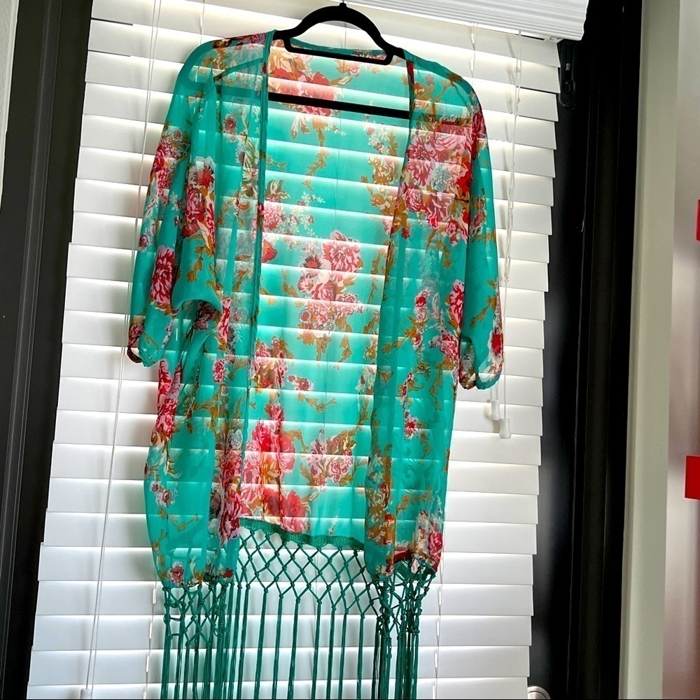 🔥What's Hot Beverly Hills Boutique Kimono w/Tassels! Swim Cover.Very Versatile!